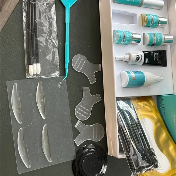 Ayasal and Mellucci Eyelash Lift and Tint Kit bundle - Picture 4 of 10